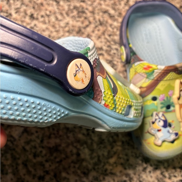 Crocs Bluey 8C classic Clog - Picture 4 of 9